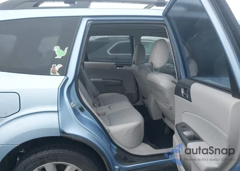 2011 Subaru Forester 2.5X Premium z USA, uszkodzony, nr VIN JF2SHADC1BH725222